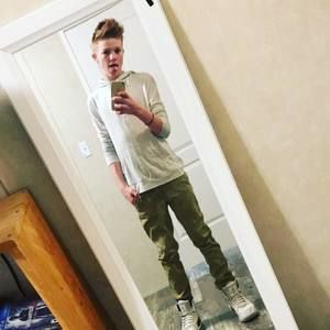 Meet your Posher, Casey